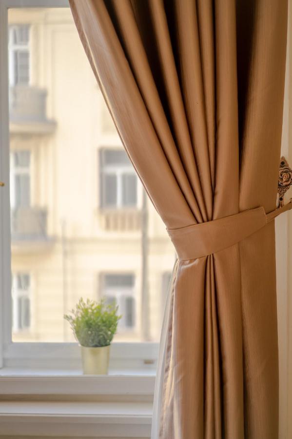 Exclusive Apartment With A View Of Prague Castle And Vltava River Eksteriør billede